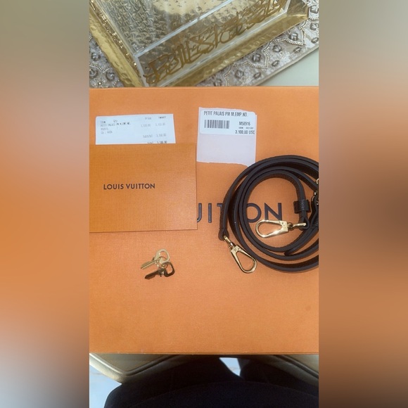 Louis Vuitton Petit Palais - Picture 8 of 9